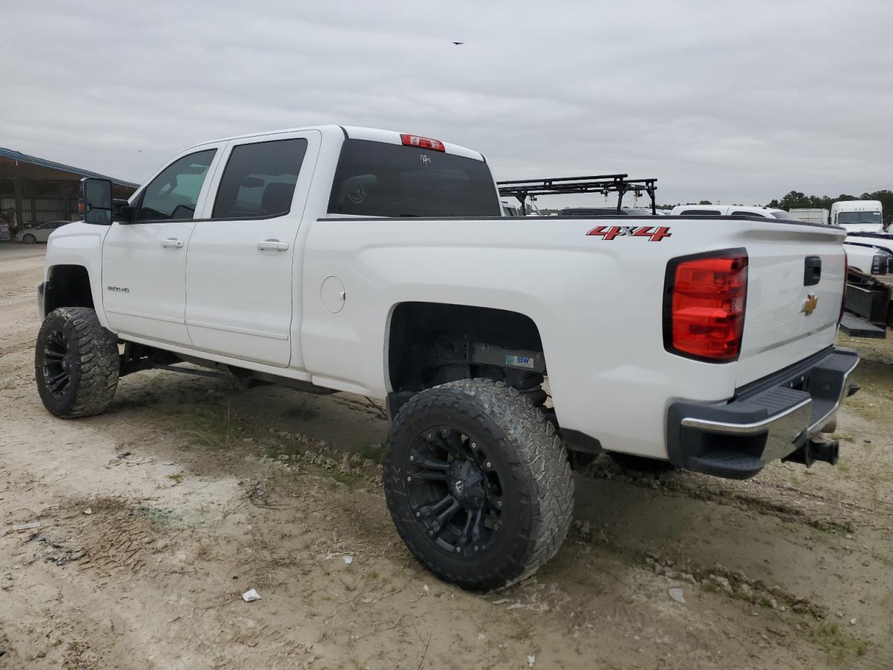 Изображение 2 2015 CHEVROLET SILVERADO K2500 HEAVY DUTY LT 2015 с VIN 1GC1KVE84FF585777