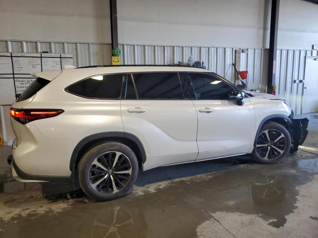 Obraz 3 z 2022 TOYOTA HIGHLANDER XSE 2022 z VIN 5TDLZRBH2NS248278