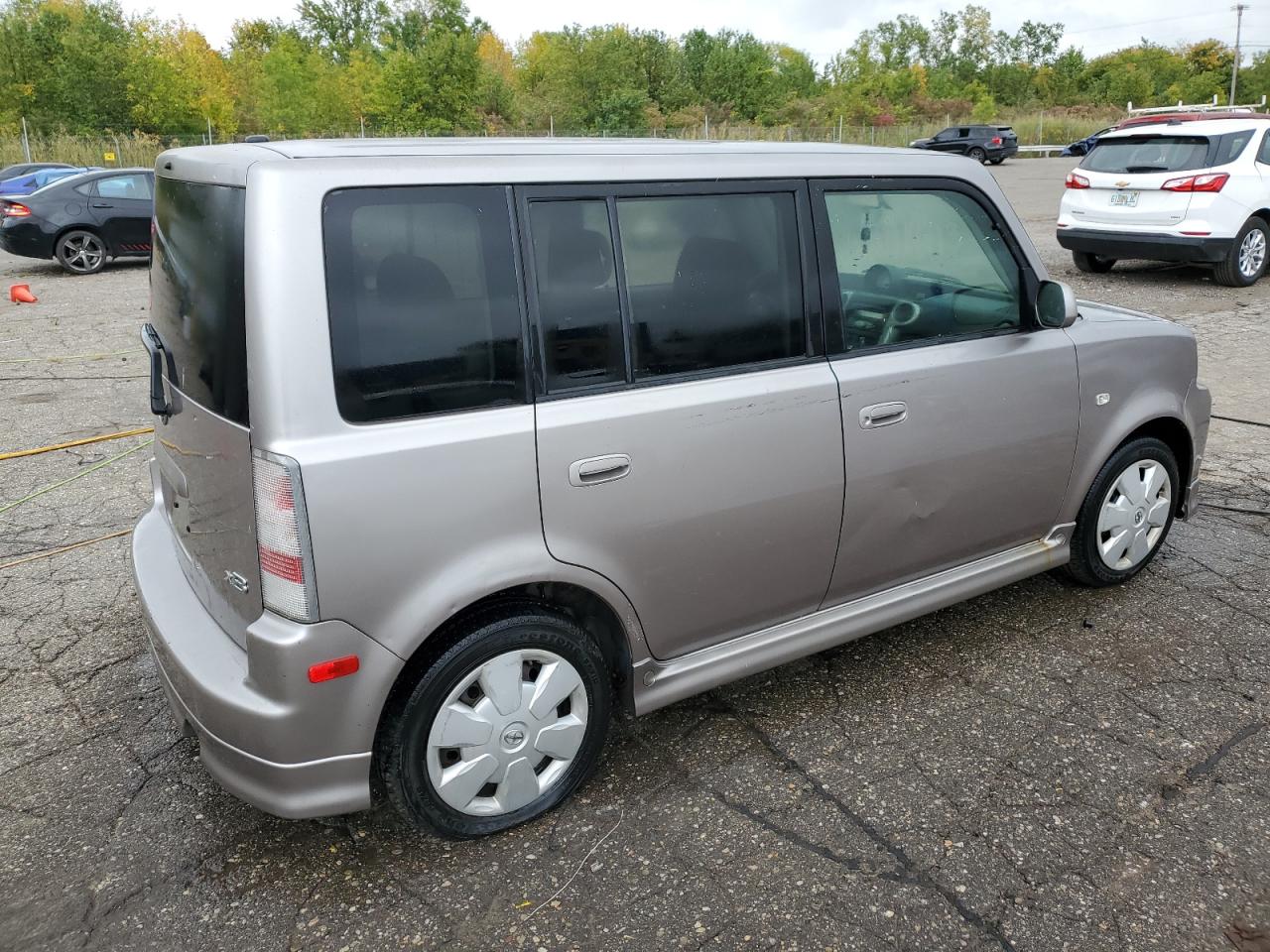 Изображение 3 2006 TOYOTA SCION XB 2006 с VIN JTLKT324664035889