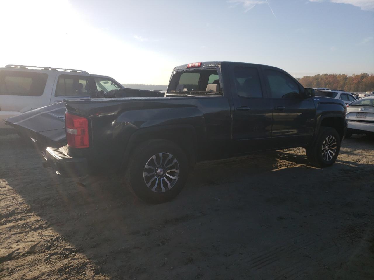 Изображение 3 2018 GMC SIERRA K1500 2018 с VIN 1GTV2LECXJZ307967
