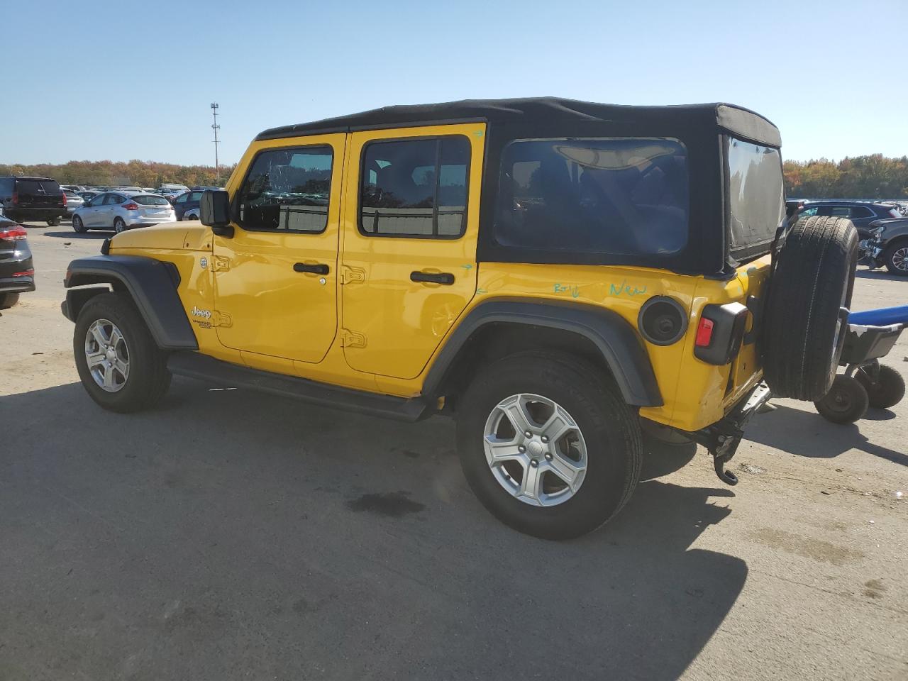 Image 2 of 2018 JEEP WRANGLER UNLIMITED SPORT 2018 with VIN 1C4HJXDG4JW299443