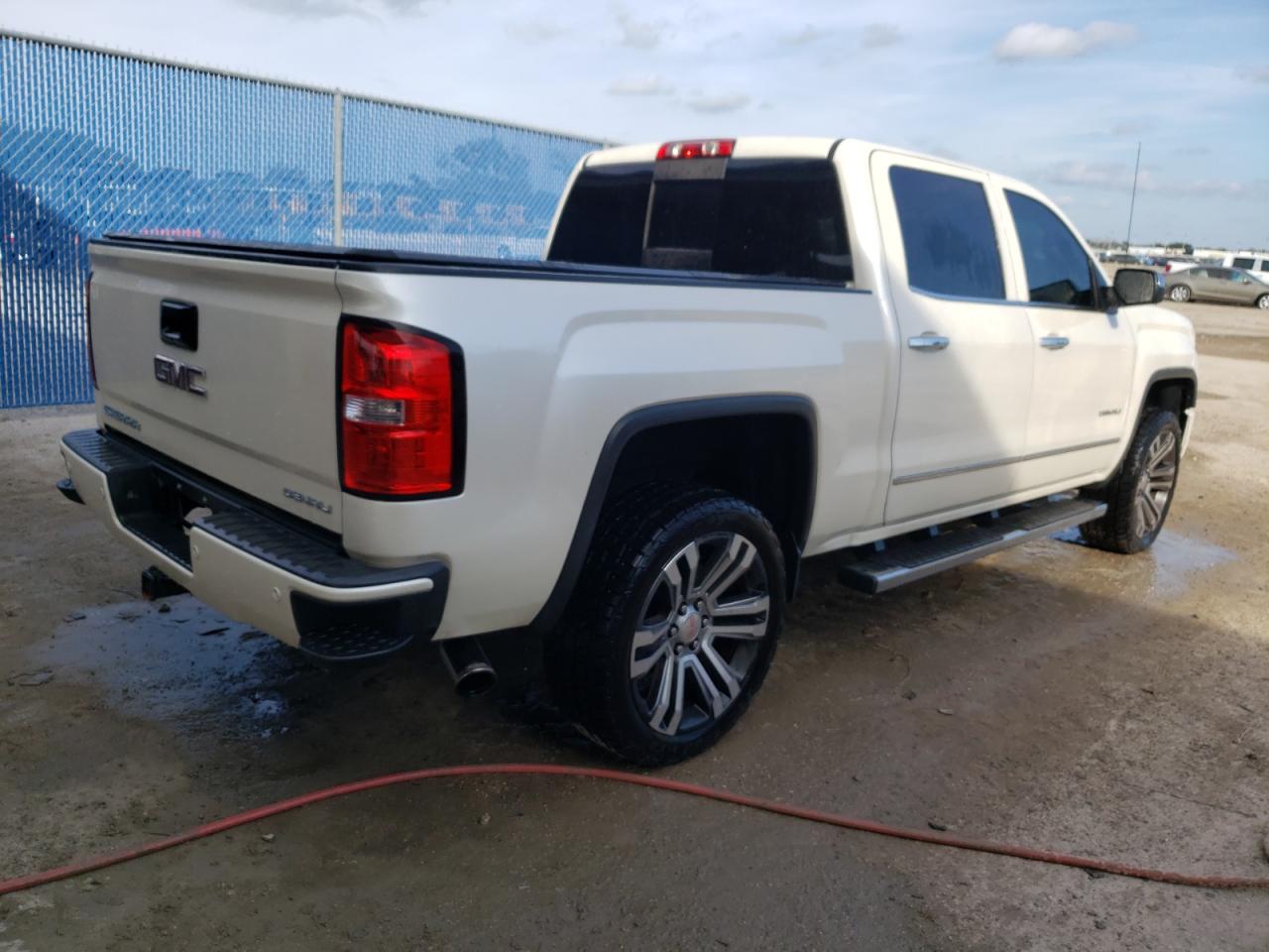 Obraz 3 z 2015 GMC SIERRA K1500 DENALI 2015 z VIN 3GTU2WEC2FG109596