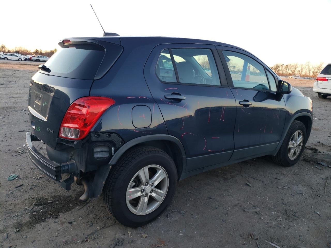 Obraz 3 z 2018 CHEVROLET TRAX LS 2018 z VIN 3GNCJNSB3JL207936