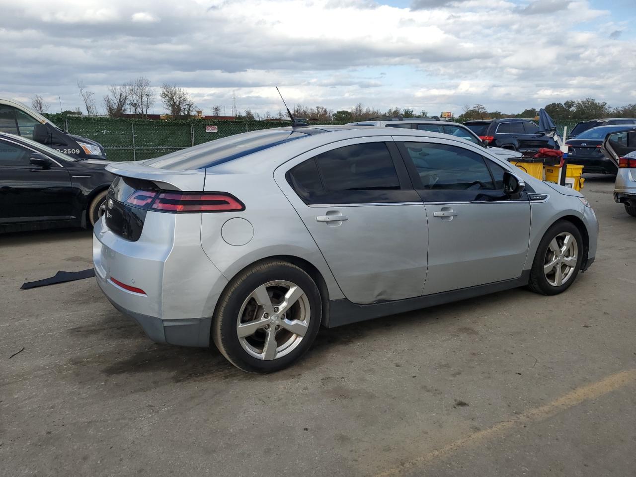 Image 3 of 2012 CHEVROLET VOLT  2012 with VIN 1G1RA6E4XCU110661