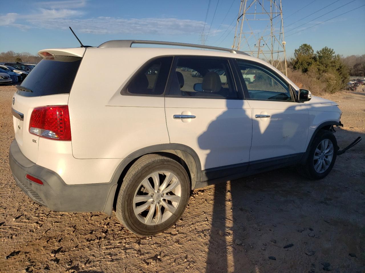 Image 3 of 2011 KIA SORENTO EX 2011 with VIN 5XYKU3A16BG095800