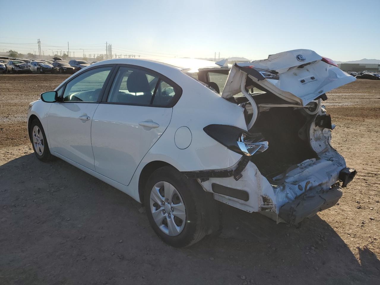 Obraz 2 z 2018 KIA FORTE LX 2018 z VIN 3KPFK4A7XJE284673