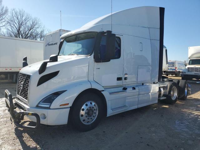 Image 2 of 2020 VOLVO VNR  2020 with VIN 4V4WC9EH3LN244953