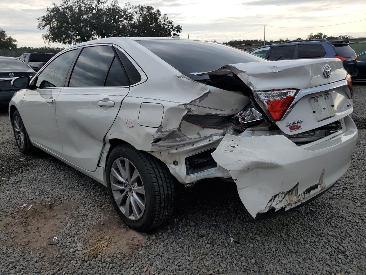 Obraz 2 z 2017 TOYOTA CAMRY LE 2017 z VIN 4T1BF1FK8HU267473
