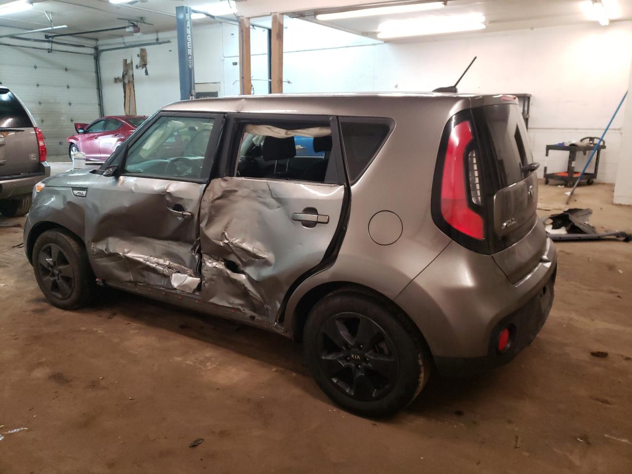 Изображение 2 2018 KIA SOUL  2018 с VIN KNDJN2A22J7553680