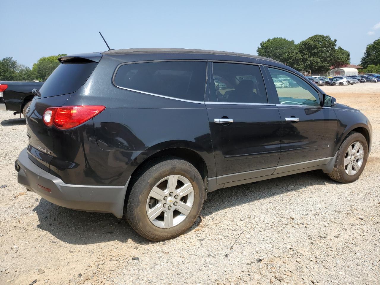 Image 3 of 2010 CHEVROLET TRAVERSE LT 2010 with VIN 1GNLVGED7AS120295