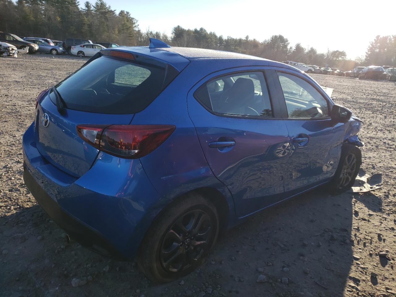 Изображение 3 2020 TOYOTA YARIS LE 2020 с VIN 3MYDLBJV9LY705857