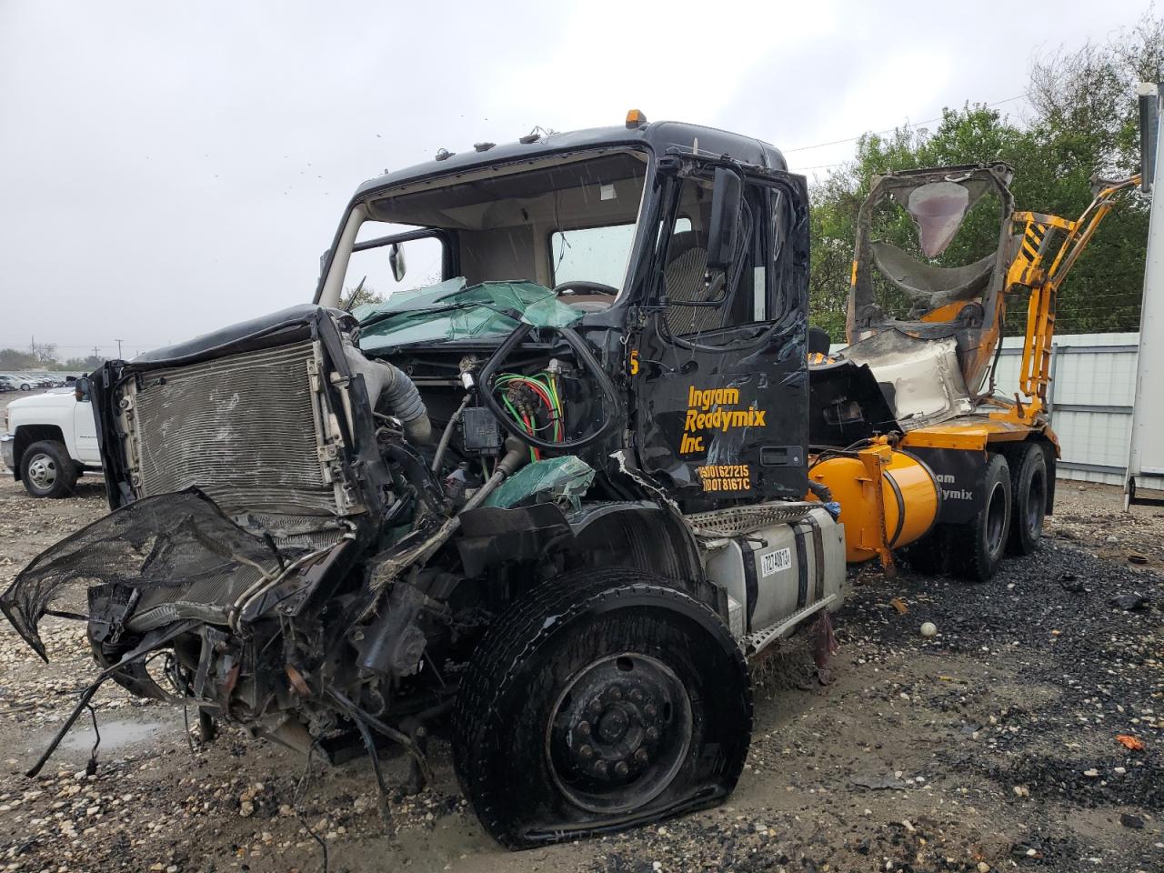 Obraz 2 z 2015 VOLVO VHD  2015 z VIN 4V5KC9DF2FN192262