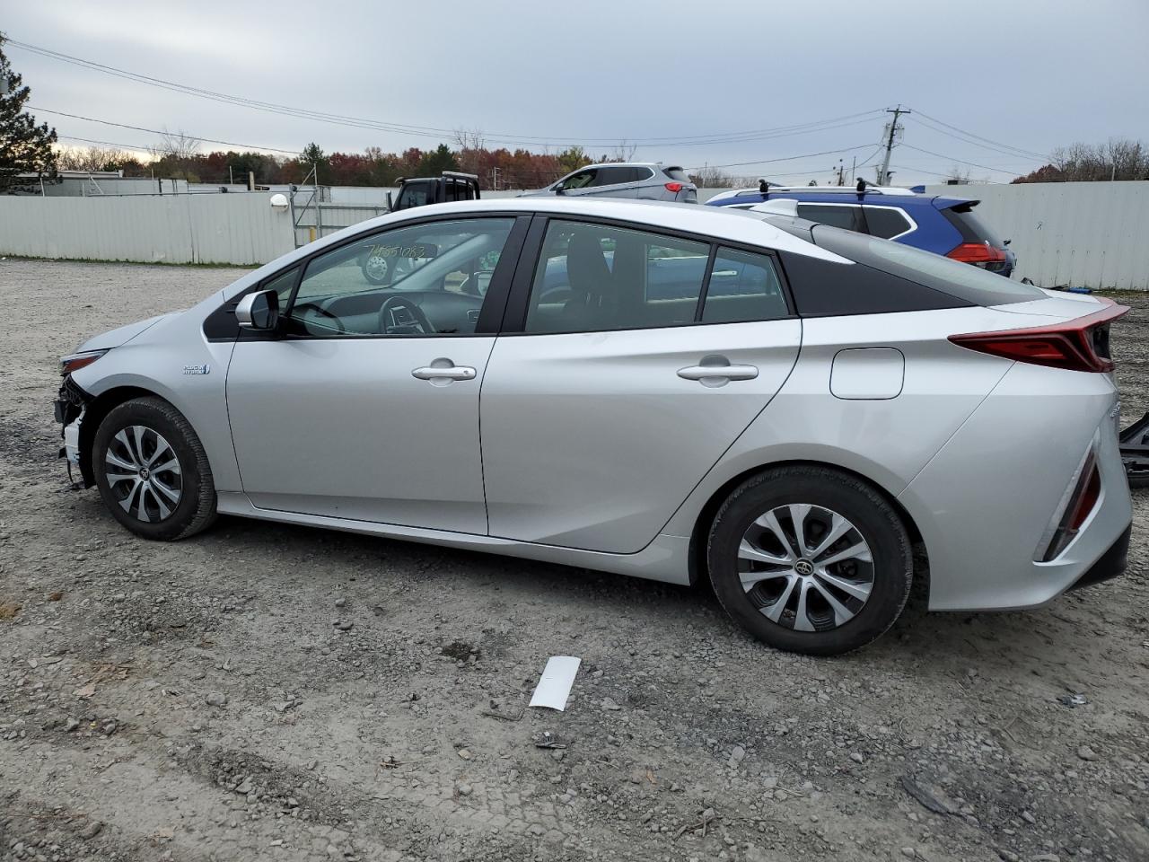 Obraz 2 z 2021 TOYOTA PRIUS PRIME LE 2021 z VIN JTDKAMFP4M3166558