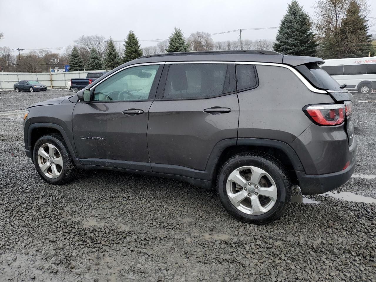 Image 2 of 2018 JEEP COMPASS LATITUDE 2018 with VIN 3C4NJDBB2JT200326