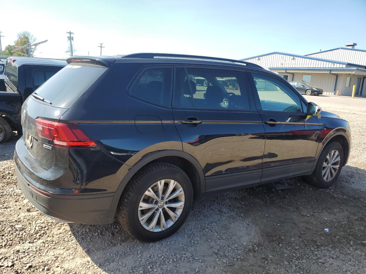 Image 3 of 2019 VOLKSWAGEN TIGUAN S 2019 with VIN 3VV0B7AX8KM117745