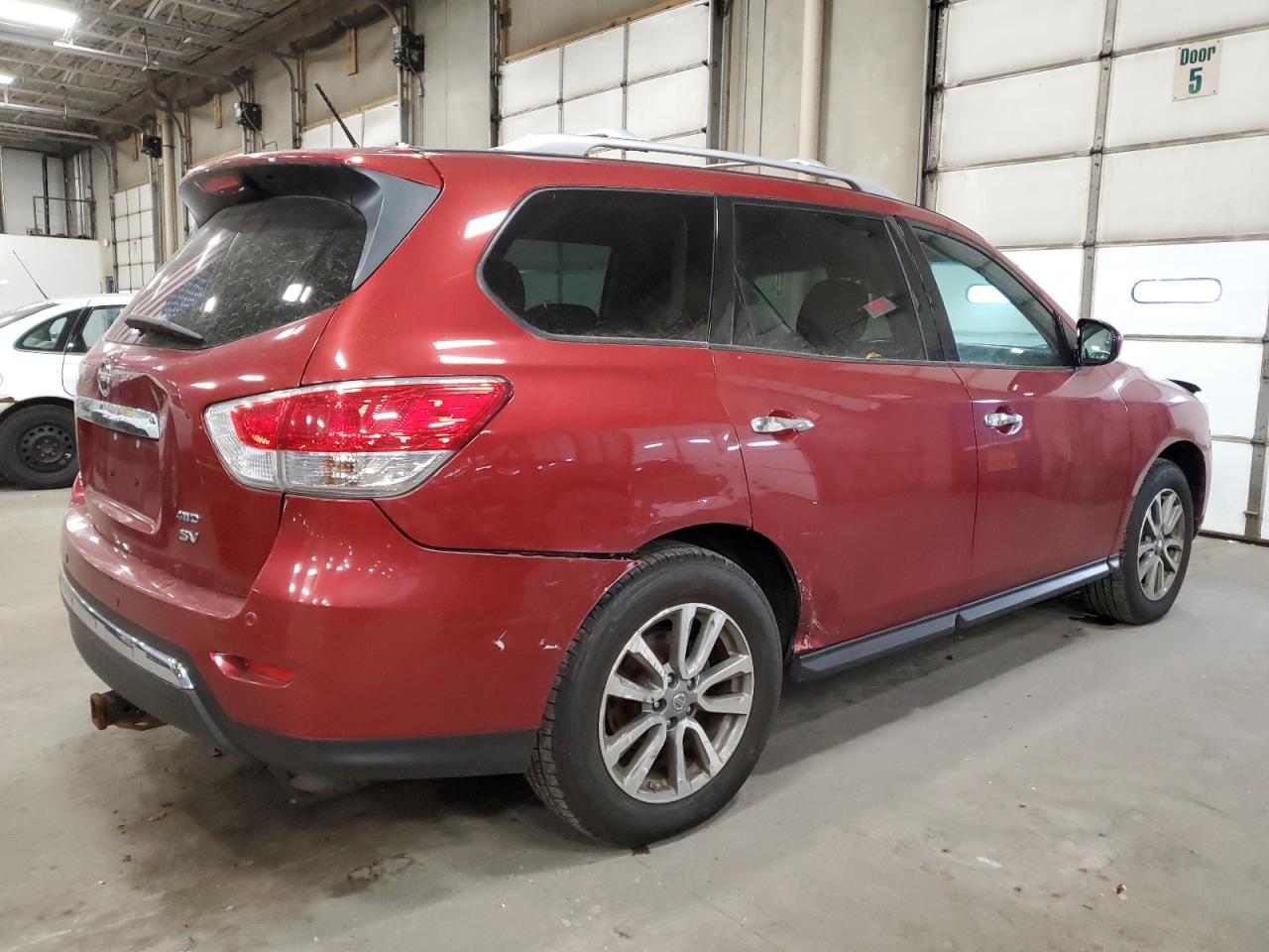 Image 3 of 2015 NISSAN PATHFINDER S 2015 with VIN 5N1AR2MM2FC657372