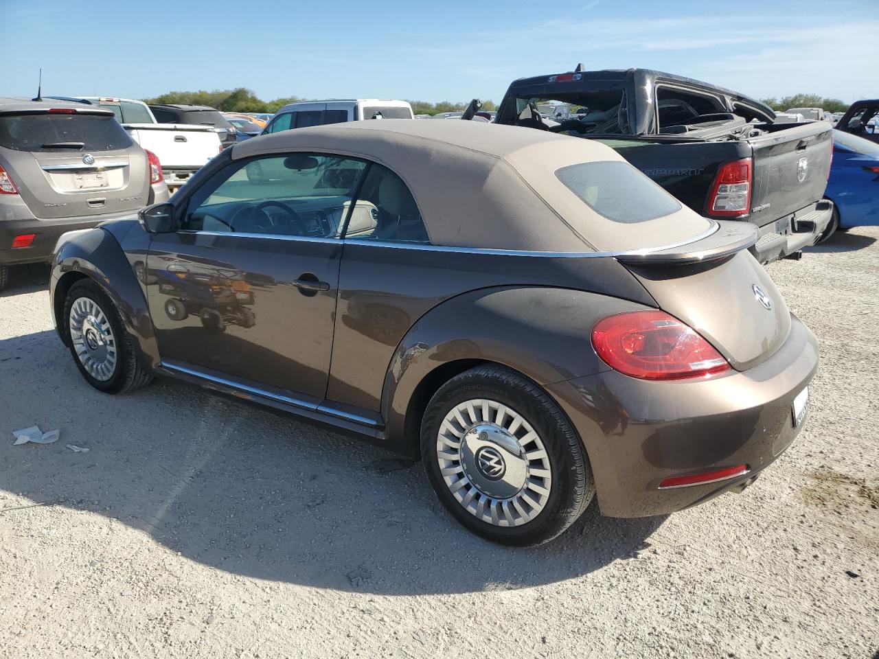 Изображение 2 2014 VOLKSWAGEN BEETLE  2014 с VIN 3VW5P7AT6EM807904