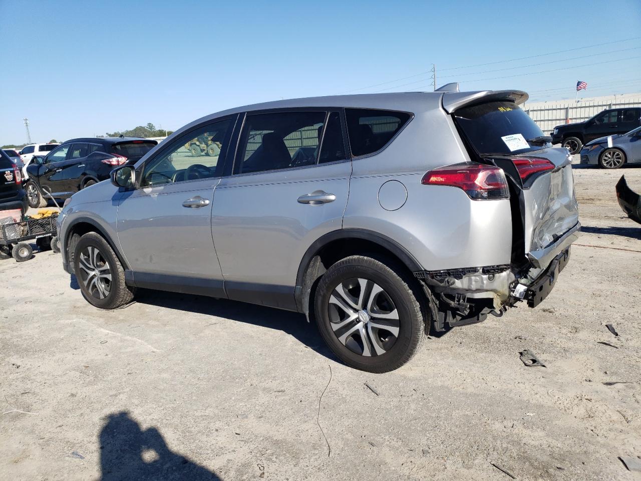 Image 2 of 2018 TOYOTA RAV4 LE 2018 with VIN JTMBFREV5JJ207558