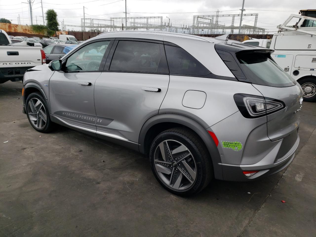 Image 2 of Hyundai Nexo Limited 2023 with VIN KM8J84A68PU031700