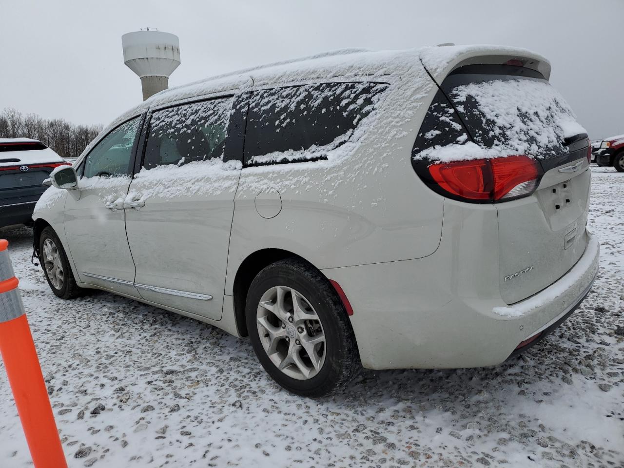 Image 2 of 2020 CHRYSLER PACIFICA LIMITED 2020 with VIN 2C4RC1GG2LR123039