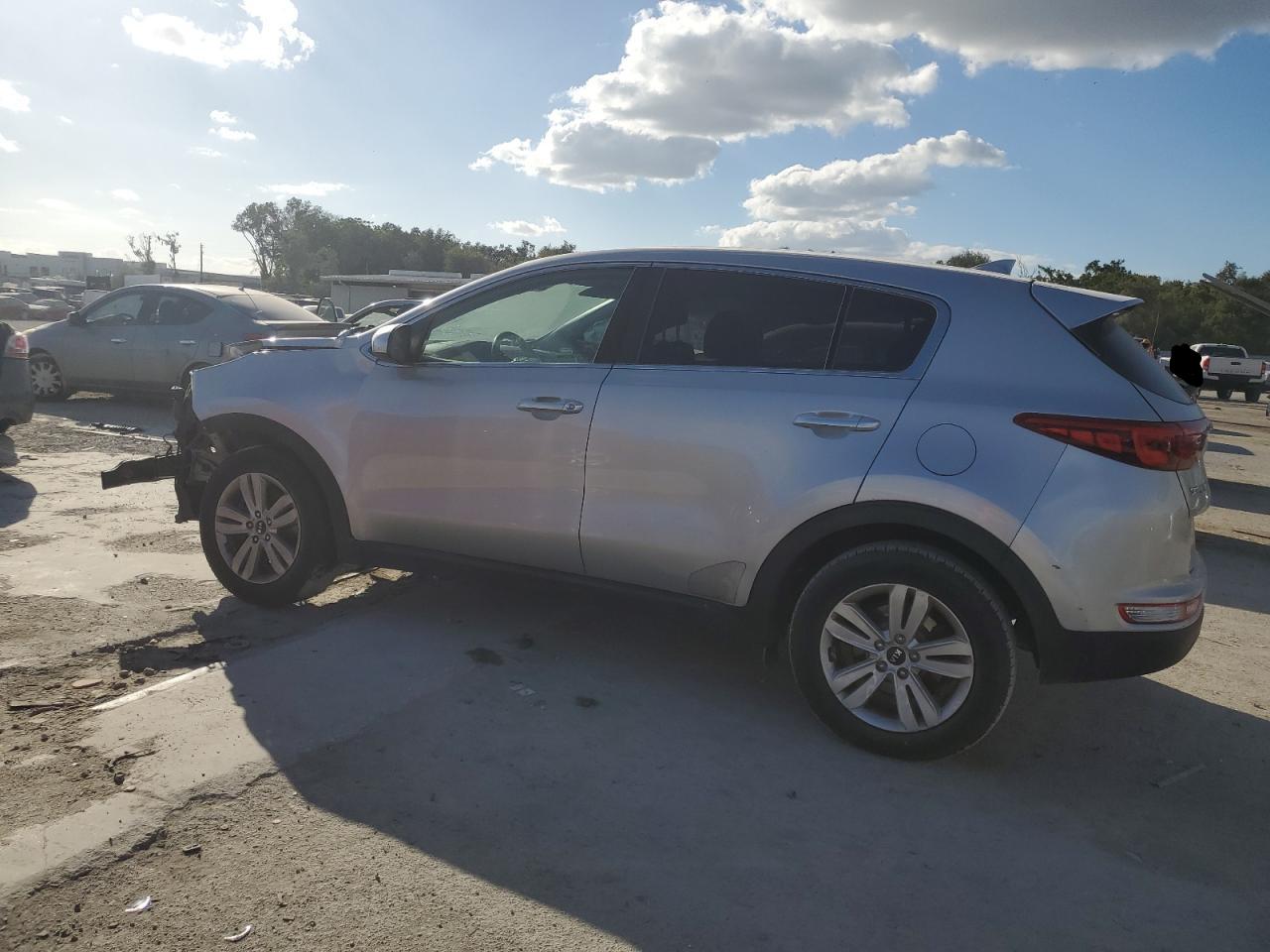 Image 2 of Kia Sportage Lx 2018 with VIN KNDPM3AC2J7306218