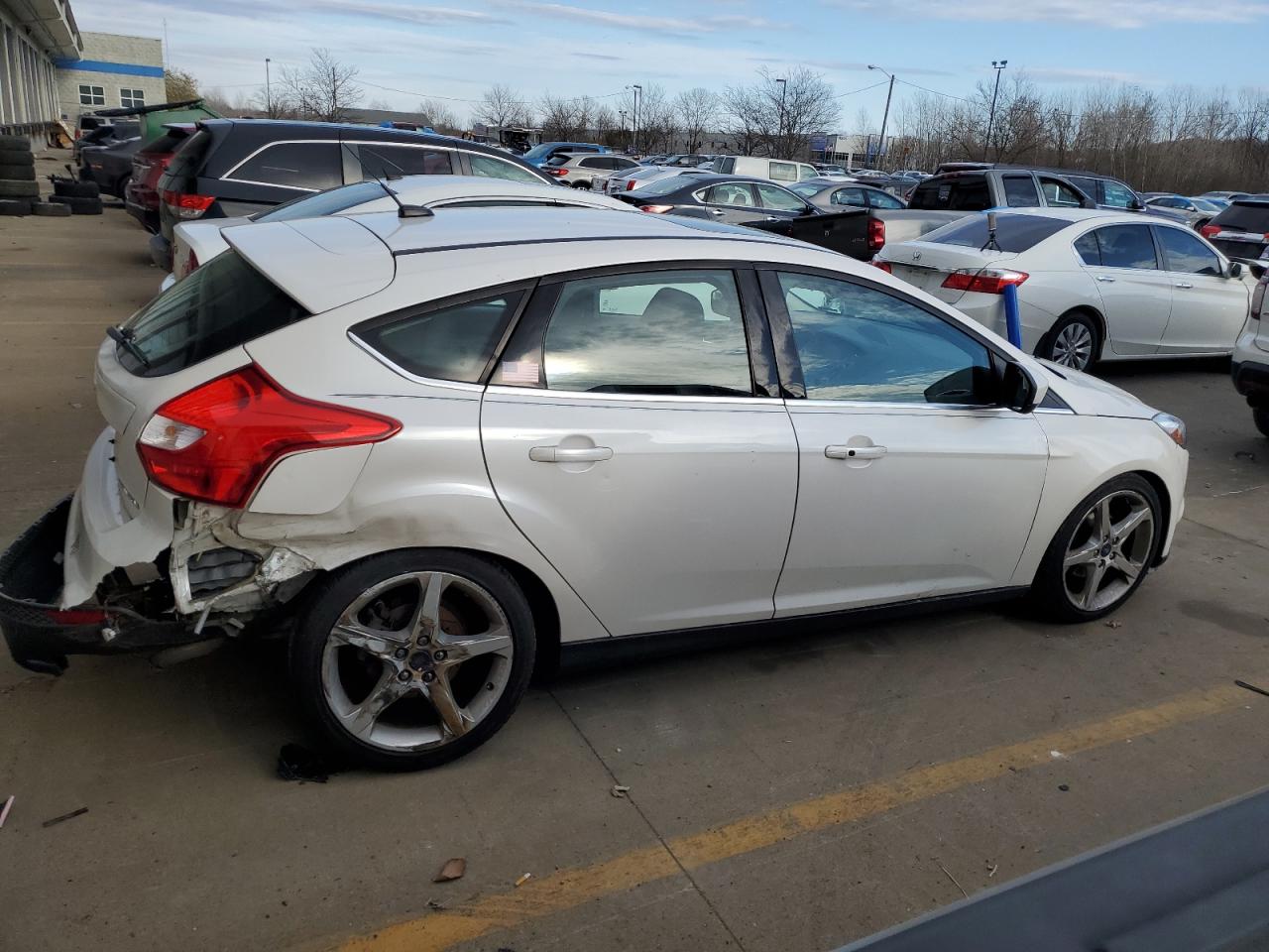 Image 3 of 2014 FORD FOCUS TITANIUM 2014 with VIN 1FADP3N23EL188937