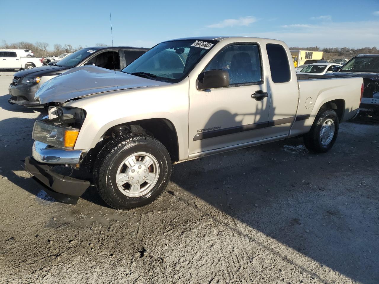 2004 GMC CANYON  2004 image