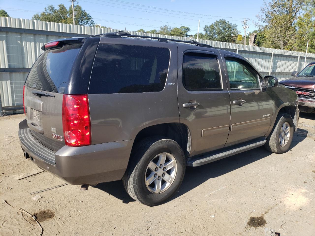 Изображение 3 2013 GMC YUKON SLT 2013 с VIN 1GKS1CE0XDR101715