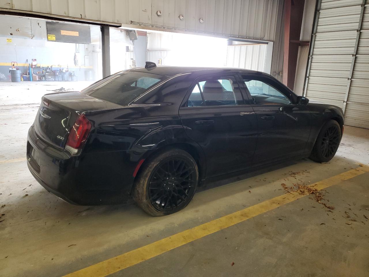Изображение 3 2017 CHRYSLER 300 LIMITED 2017 с VIN 2C3CCAAG1HH647489