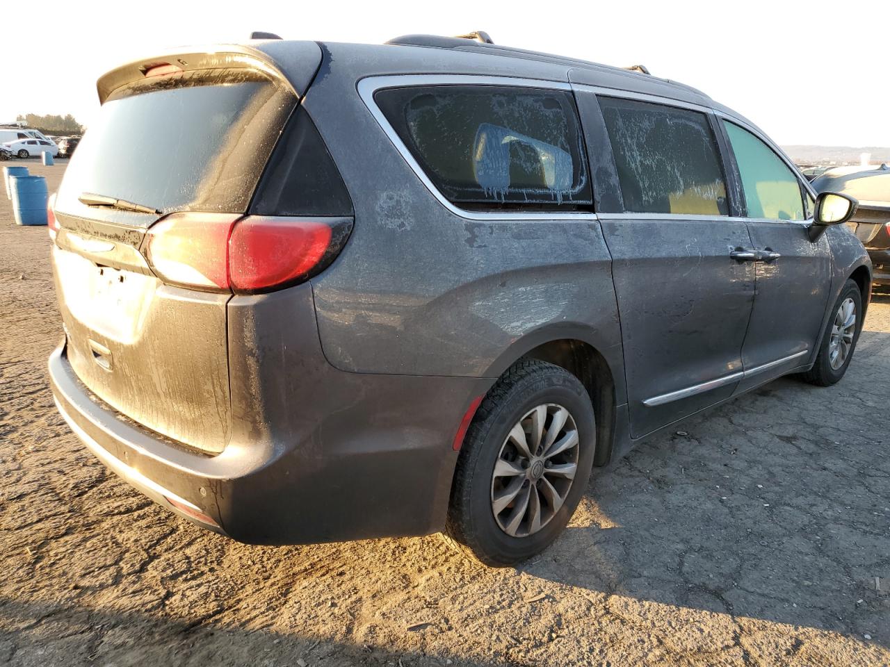 Изображение 3 2017 CHRYSLER PACIFICA TOURING L 2017 с VIN 2C4RC1BG1HR569309