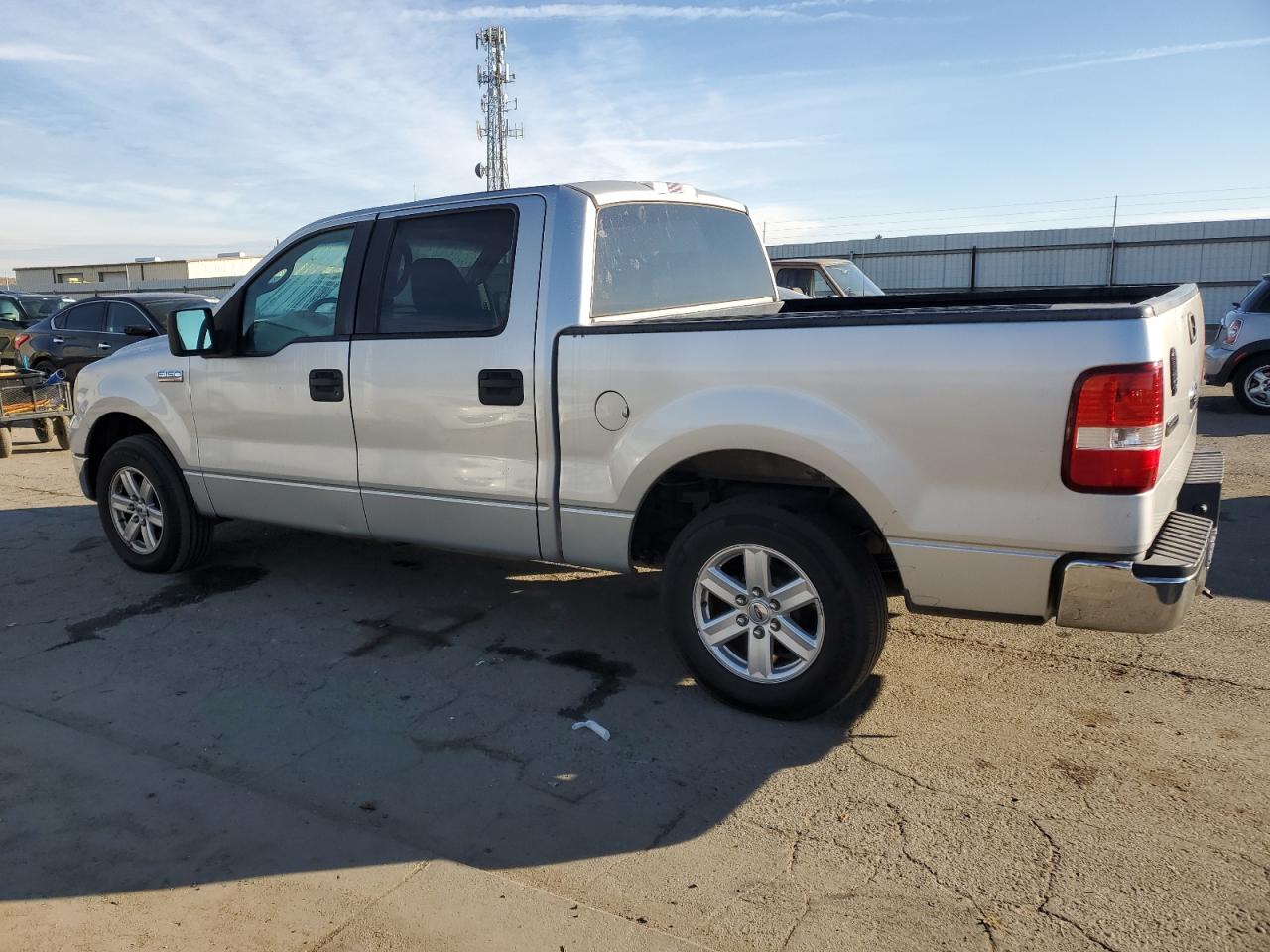 Obraz 2 z 2005 FORD F150 SUPERCREW 2005 z VIN 1FTRW12WX5FA38000