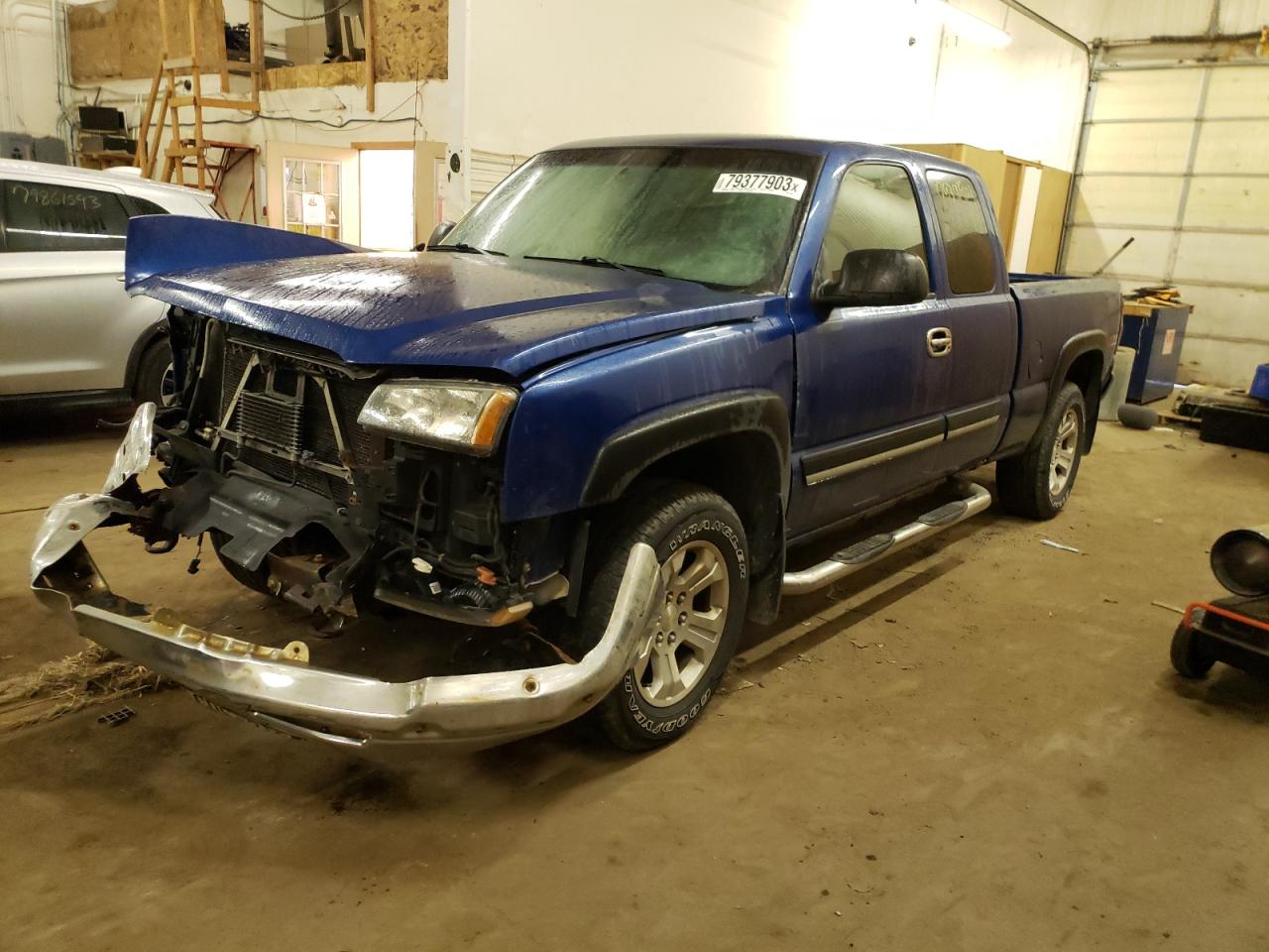 Image 1 of 2004 CHEVROLET SILVERADO K1500 2004 with VIN 2GCEK19T641221387