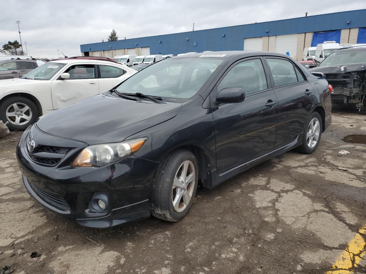 Obraz 1 z 2013 TOYOTA COROLLA BASE 2013 z VIN 2T1BU4EE0DC007275
