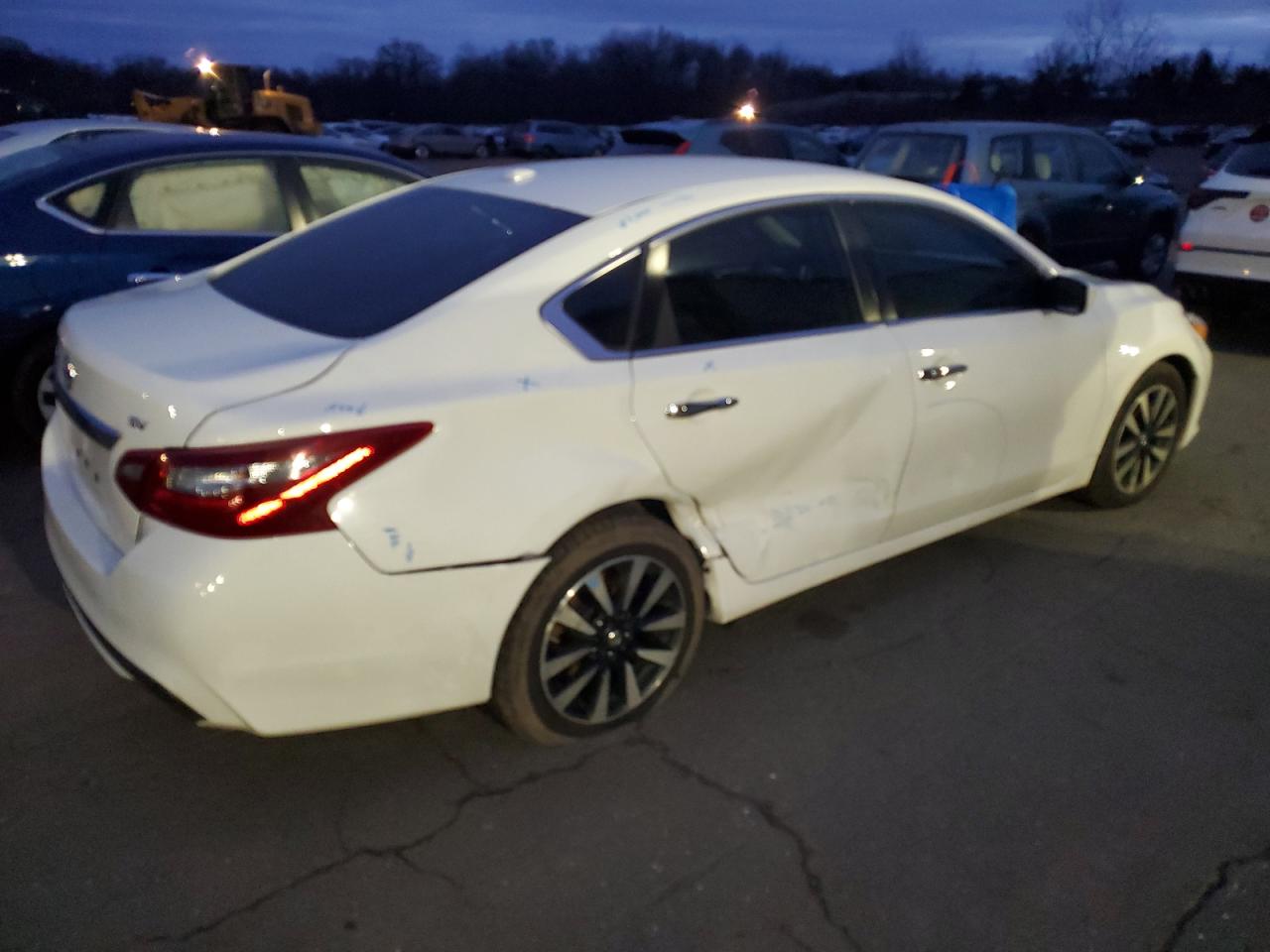 Obraz 3 z 2018 NISSAN ALTIMA 2.5 2018 z VIN 1N4AL3AP8JC203331