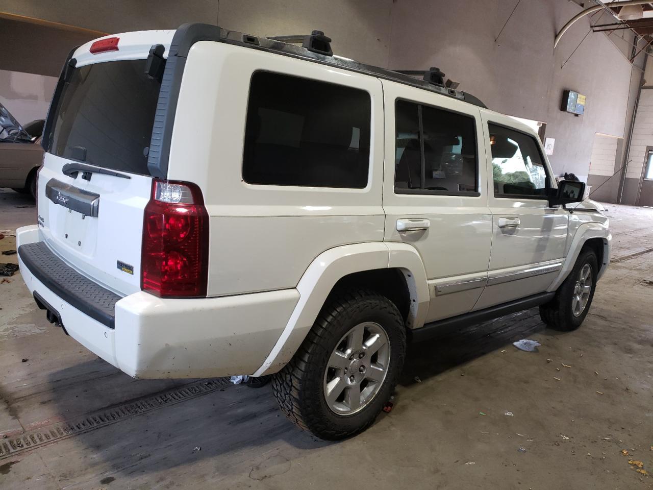 Image 3 of 2008 JEEP COMMANDER LIMITED 2008 with VIN 1J8HG58NX8C175726