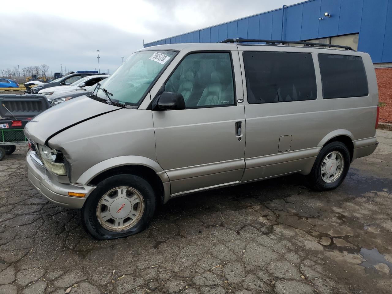 2004 GMC SAFARI XT 2004 image
