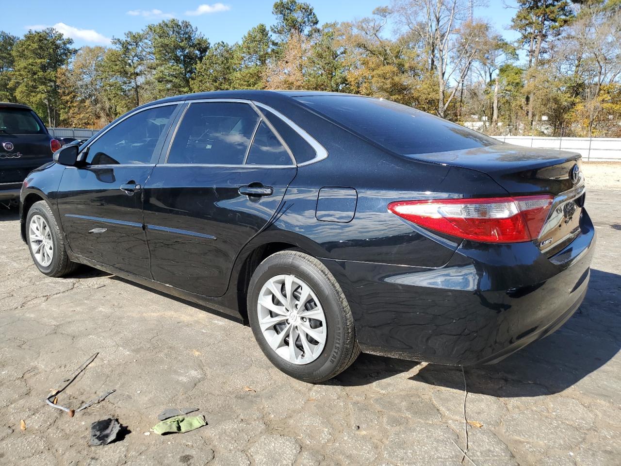 Obraz 2 z 2017 TOYOTA CAMRY LE 2017 z VIN 4T1BF1FK2HU772831