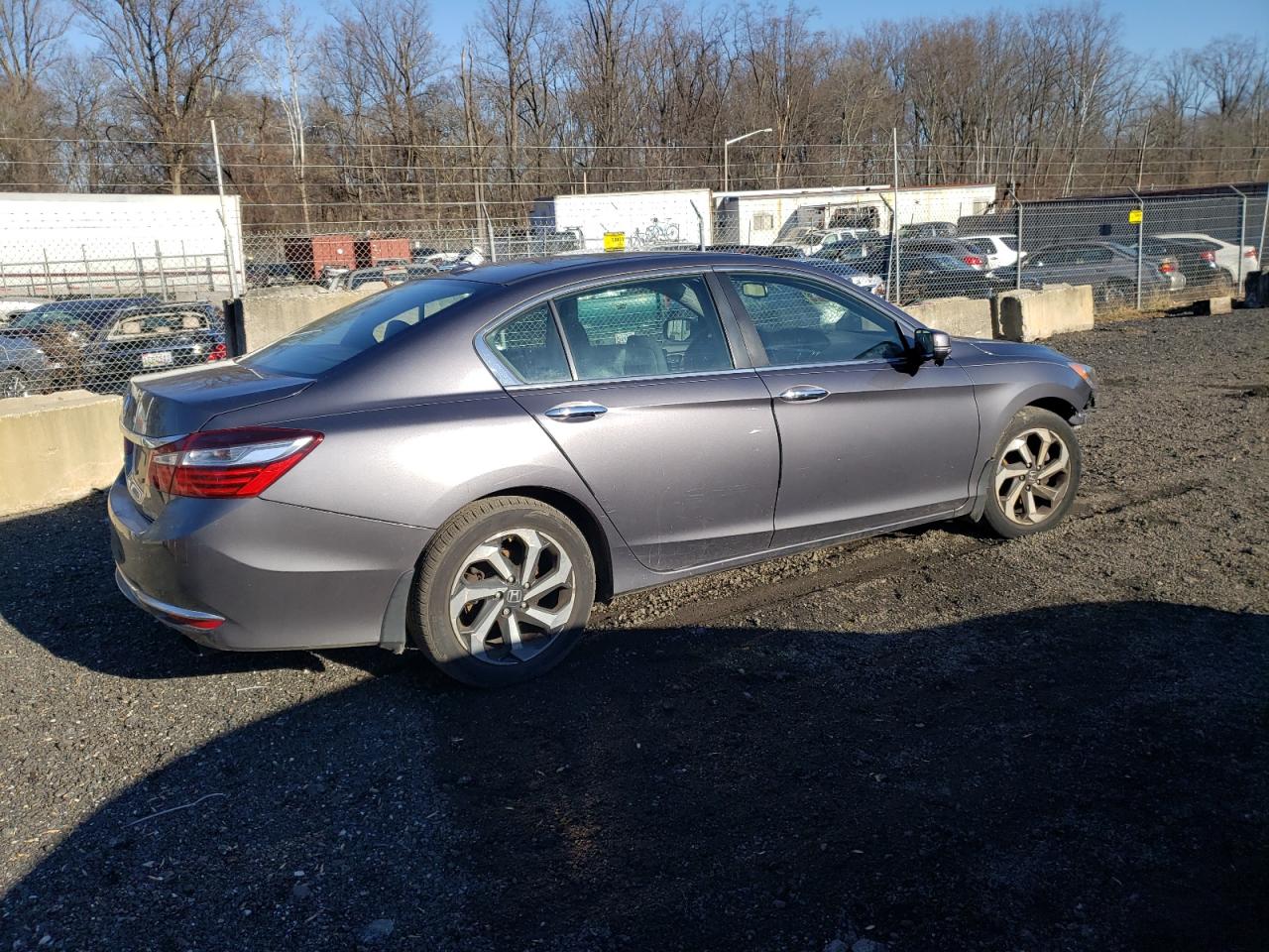 Obraz 3 z 2017 HONDA ACCORD EXL 2017 z VIN 1HGCR2F8XHA235282