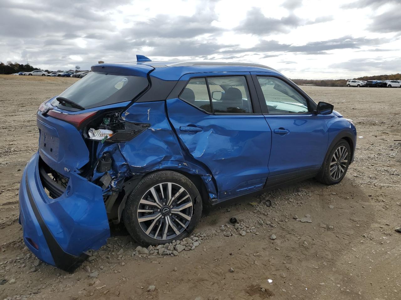 Image 3 of 2022 NISSAN KICKS SV 2022 with VIN 3N1CP5CV6NL483567