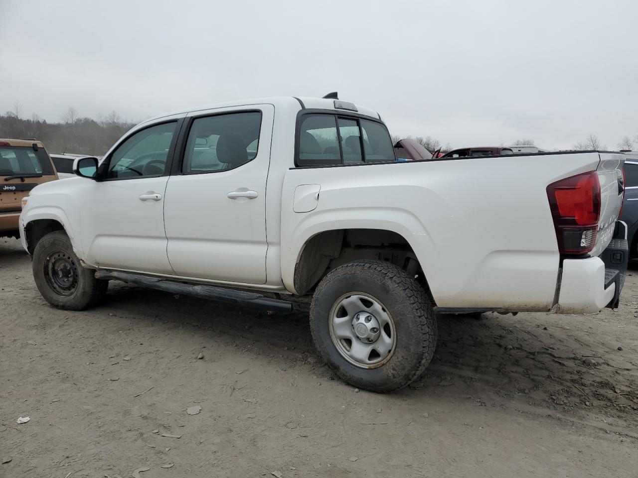 Image 2 of 2018 TOYOTA TACOMA DOUBLE CAB 2018 with VIN 5TFCZ5AN0JX139029