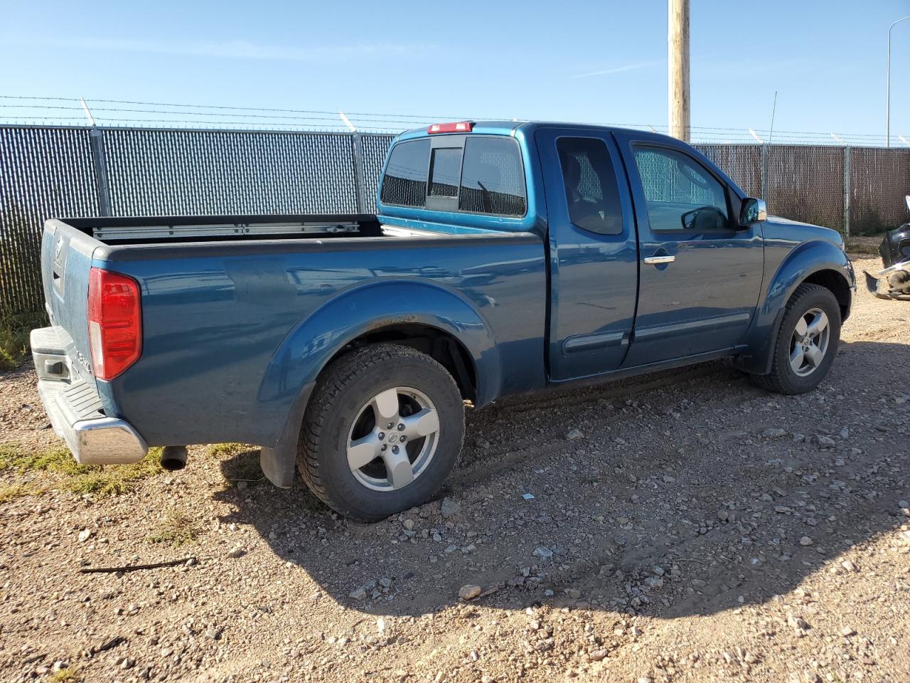 Image 3 of 2005 NISSAN FRONTIER KING CAB LE 2005 with VIN 1N6AD06W55C440660