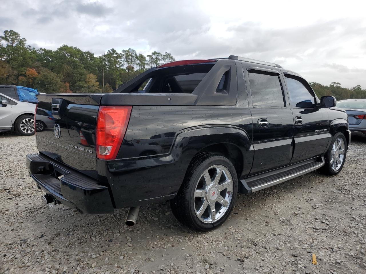 Image 3 of 2003 CADILLAC ESCALADE EXT 2003 with VIN 3GYEK63N13G236936