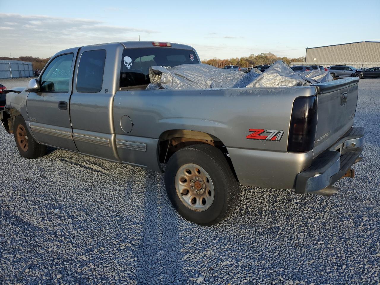 Image 2 of 1999 CHEVROLET SILVERADO K1500 1999 with VIN 1GCEK19T7XE246902
