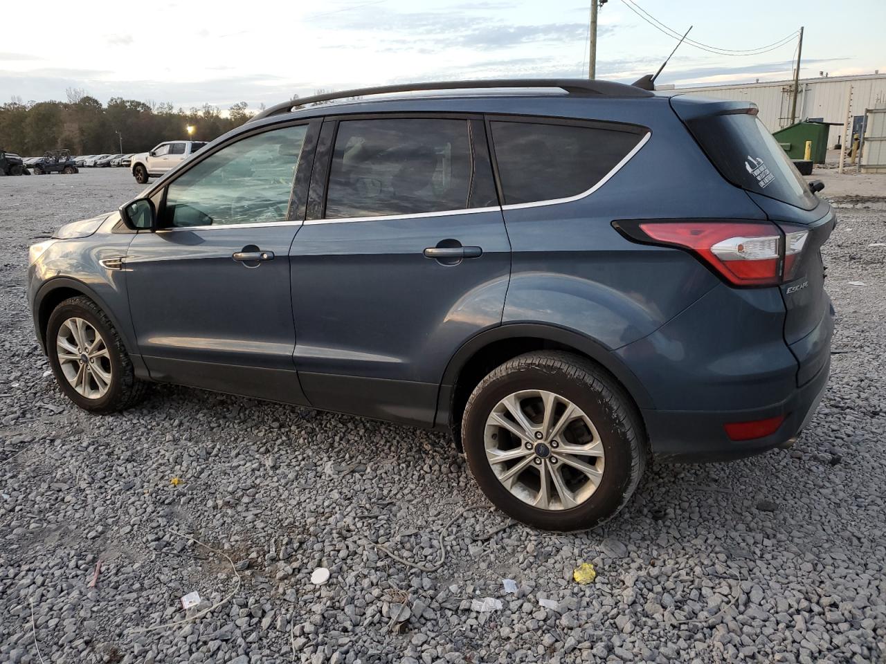 Obraz 2 z 2018 FORD ESCAPE SE 2018 z VIN 1FMCU0GD8JUC26853