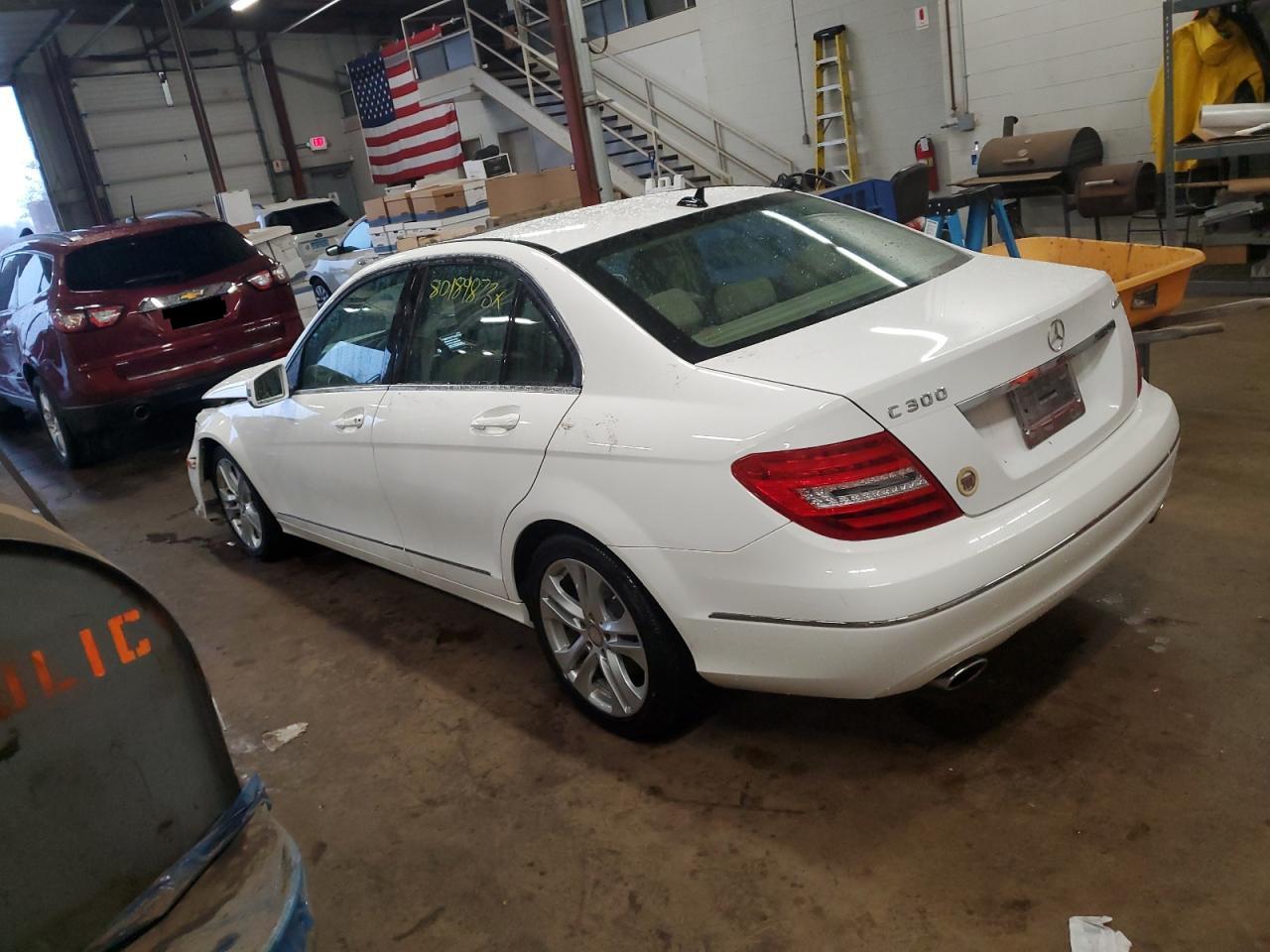 Obraz 2 z 2013 MERCEDES-BENZ C 300 4MATIC 2013 z VIN WDDGF8AB4DR284025