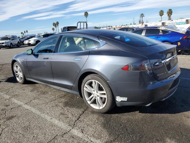 Obraz 2 z 2015 TESLA MODEL S 85 2015 z VIN 5YJSA1H17FF080643