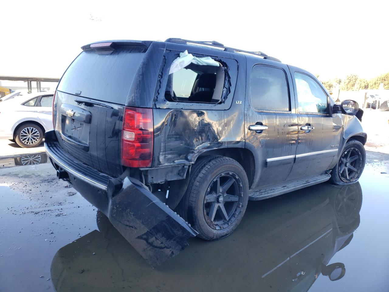 Obraz 3 z 2010 CHEVROLET TAHOE K1500 LTZ 2010 z VIN 1GNUKCE00AR233080
