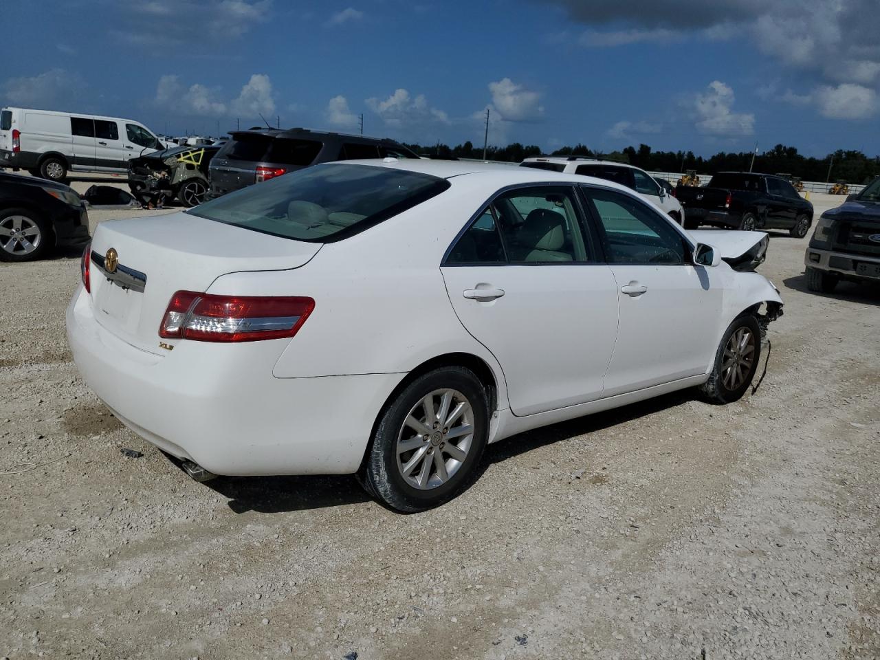 Image 3 of 2010 TOYOTA CAMRY SE 2010 with VIN 4T1BK3EK1AU603186