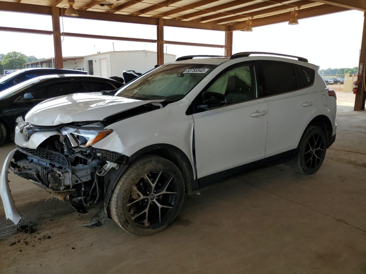 Image 1 of 2018 TOYOTA RAV4 SE 2018 with VIN JTMNFREV9JJ166008