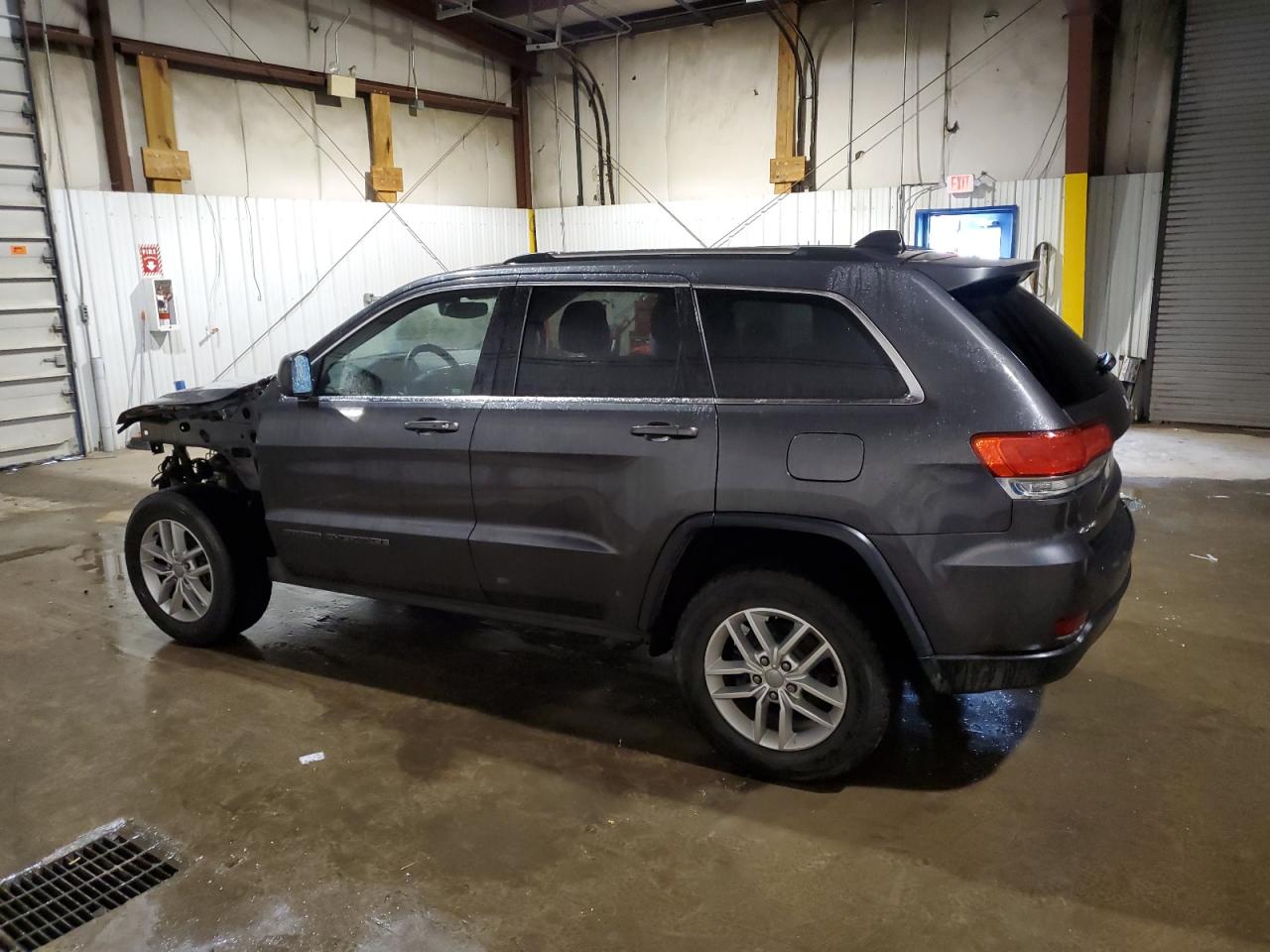 Obraz 2 z 2017 JEEP GRAND CHEROKEE LAREDO 2017 z VIN 1C4RJFAG3HC962788
